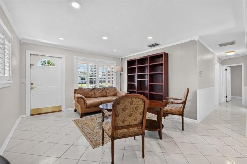 House in Palm Springs, Florida 3 bedrooms, 141.95 sq.m. № 2082980 - photo 6
