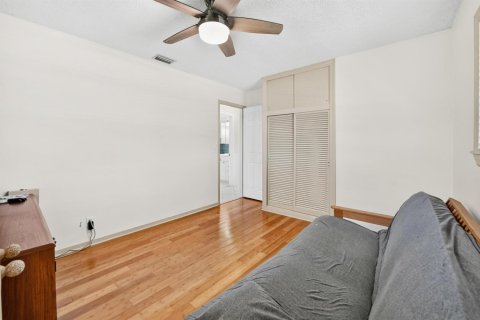 House in Palm Springs, Florida 3 bedrooms, 141.95 sq.m. № 2082980 - photo 18