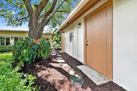 House in Palm Springs, Florida 3 bedrooms, 141.95 sq.m. № 2082980 - photo 27