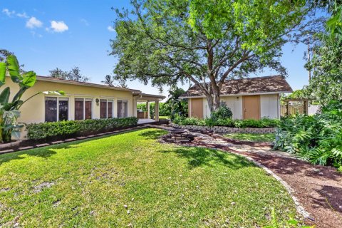House in Palm Springs, Florida 3 bedrooms, 141.95 sq.m. № 2082980 - photo 29