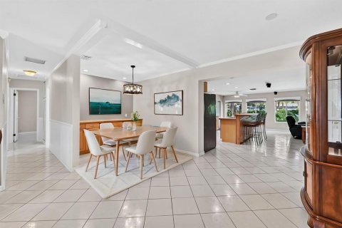 House in Palm Springs, Florida 3 bedrooms, 141.95 sq.m. № 2082980 - photo 7