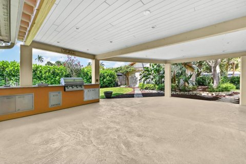 House in Palm Springs, Florida 3 bedrooms, 141.95 sq.m. № 2082980 - photo 4