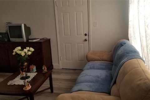 Casa en alquiler en Orlando, Florida, 1 dormitorio, 89.65 m2 № 1908935 - foto 2