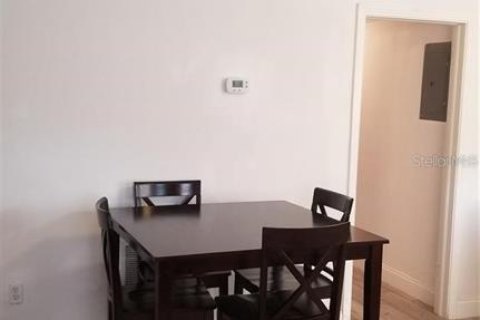 Casa en alquiler en Orlando, Florida, 1 dormitorio, 89.65 m2 № 1908935 - foto 4