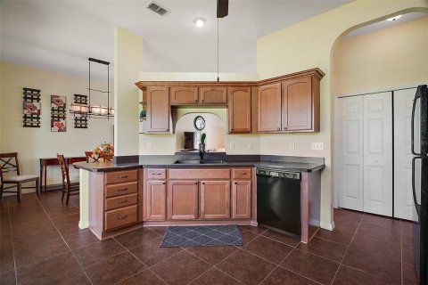 House in Summerfield, Florida 3 bedrooms, 131.64 sq.m. № 1618610 - photo 6