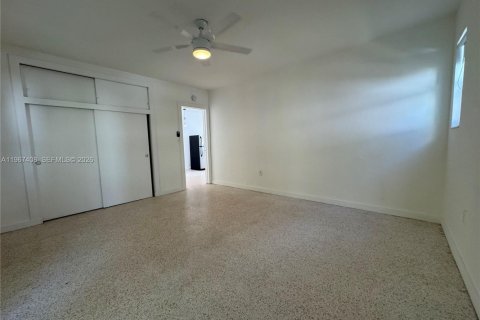 Снять в аренду квартиру в Майами-Шорс, Флорида 1 спальня, 92.9м2, № 2028655 - фото 8