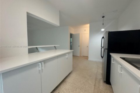 Снять в аренду квартиру в Майами-Шорс, Флорида 1 спальня, 92.9м2, № 2028655 - фото 6