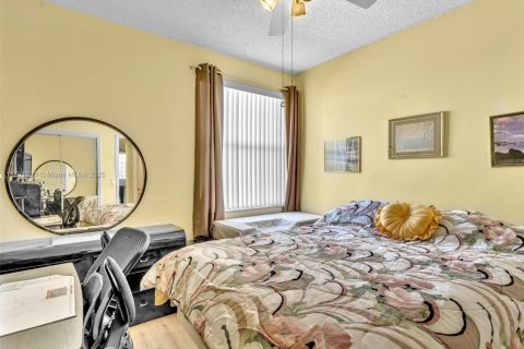 House in Pembroke Pines, Florida 3 bedrooms, 182.18 sq.m. № 1507026 - photo 21