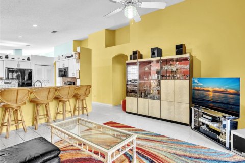House in Pembroke Pines, Florida 3 bedrooms, 182.18 sq.m. № 1507026 - photo 12