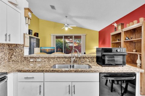 House in Pembroke Pines, Florida 3 bedrooms, 182.18 sq.m. № 1507026 - photo 16