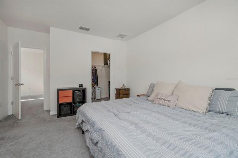 Townhouse in Land O' Lakes, Florida 3 bedrooms, 163.32 sq.m. № 2197083 - photo 23