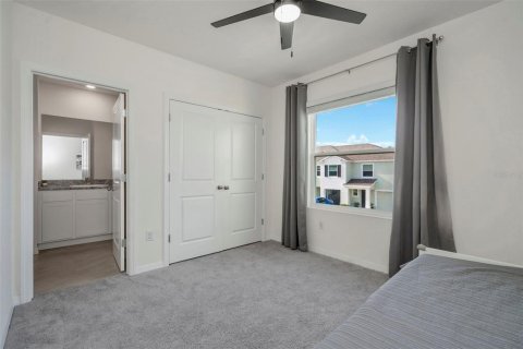Townhouse in Land O' Lakes, Florida 3 bedrooms, 163.32 sq.m. № 2197083 - photo 19