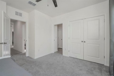 Townhouse in Land O' Lakes, Florida 3 bedrooms, 163.32 sq.m. № 2197083 - photo 20