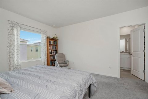 Townhouse in Land O' Lakes, Florida 3 bedrooms, 163.32 sq.m. № 2197083 - photo 22