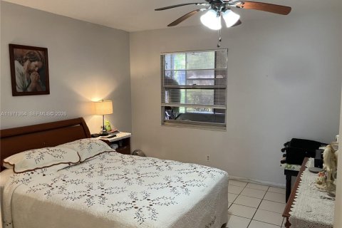 Купить кондоминиум в Пемброк-Пайнс, Флорида 2 спальни, 88.54м2, № 2032147 - фото 12