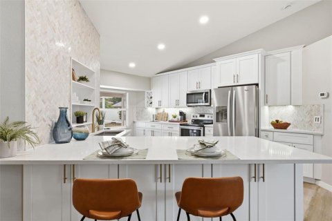 Купить виллу или дом в Норт-Порт, Флорида 6 комнат, 185.34м2, № 2157601 - фото 14