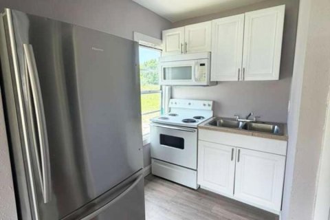 Apartment in Vero Beach, Florida 2 bedrooms, 41.81 sq.m. № 2250136 - photo 7