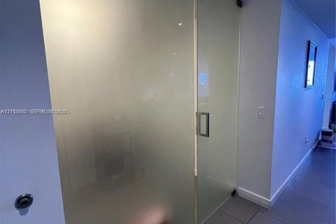 Copropriété à louer à Miami, Floride: 1 chambre, 80.36 m2 № 2432563 - photo 5