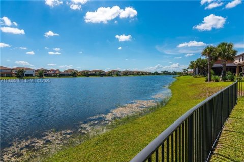 Casa en venta en Parkland, Florida, 4 dormitorios, 289.86 m2 № 1992366 - foto 6