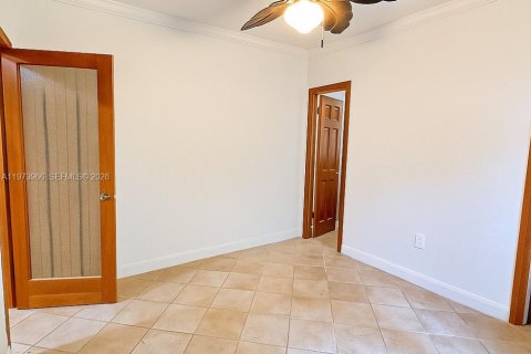 Villa ou maison à vendre à Coral Gables, Floride: 4 chambres, 229.28 m2 № 2033613 - photo 6