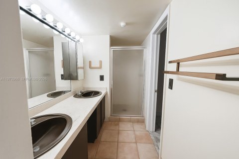 Villa ou maison à vendre à Coral Gables, Floride: 4 chambres, 229.28 m2 № 2033613 - photo 14