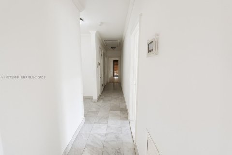 Villa ou maison à vendre à Coral Gables, Floride: 4 chambres, 229.28 m2 № 2033613 - photo 13