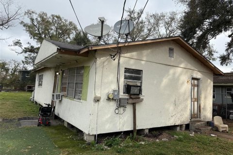 House in Orlando, Florida 3 bedrooms, 89.19 sq.m. № 1580804 - photo 1