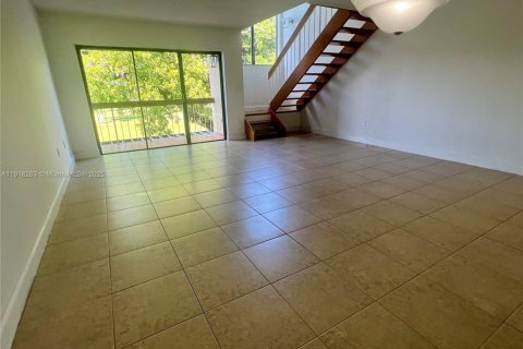 Touwnhouse à louer à Miami, Floride: 2 chambres, 112.32 m2 № 1973042 - photo 1