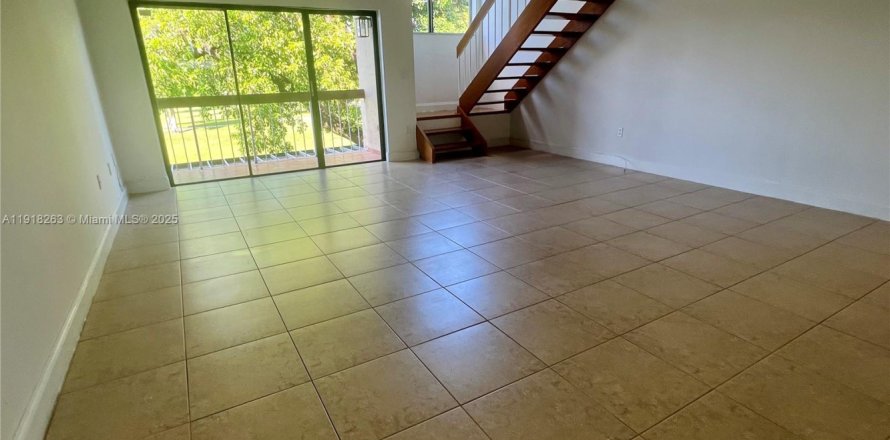 Touwnhouse à Miami, Floride 2 chambres, 112.32 m2 № 1973042