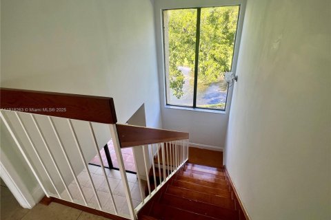 Touwnhouse à louer à Miami, Floride: 2 chambres, 112.32 m2 № 1973042 - photo 12