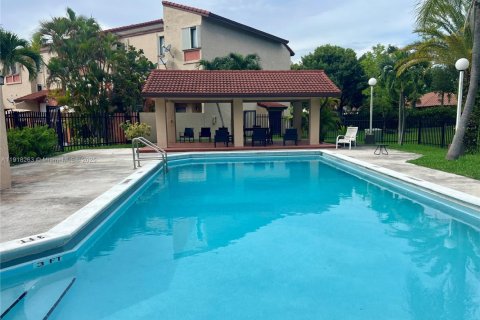 Touwnhouse à louer à Miami, Floride: 2 chambres, 112.32 m2 № 1973042 - photo 4