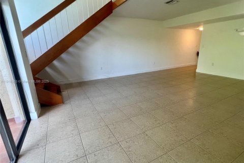 Touwnhouse à louer à Miami, Floride: 2 chambres, 112.32 m2 № 1973042 - photo 9