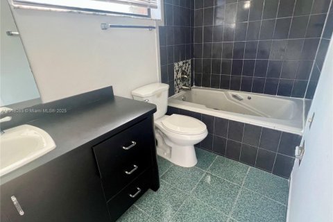 Touwnhouse à louer à Miami, Floride: 2 chambres, 112.32 m2 № 1973042 - photo 23