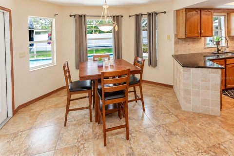 Casa en venta en Spring Hill, Florida, 3 dormitorios, 196.12 m2 № 2369341 - foto 14