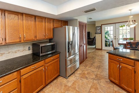Casa en venta en Spring Hill, Florida, 3 dormitorios, 196.12 m2 № 2369341 - foto 16