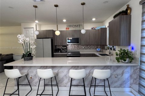 Купить таунхаус в Майами-Лейкс, Флорида 3 спальни, 170.75м2, № 1983720 - фото 5