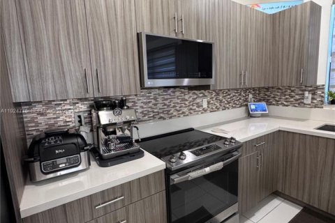 Купить таунхаус в Майами-Лейкс, Флорида 3 спальни, 170.75м2, № 1983720 - фото 4