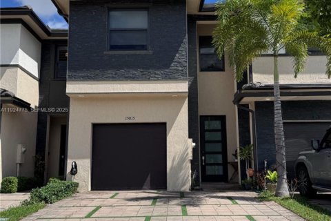 Купить таунхаус в Майами-Лейкс, Флорида 3 спальни, 170.75м2, № 1983720 - фото 1