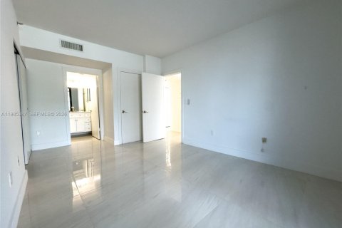 Condominio en alquiler en Miami, Florida, 1 dormitorio, 65.03 m2 № 2047290 - foto 8