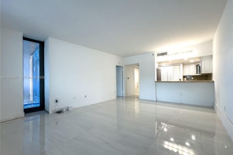 Condominio en alquiler en Miami, Florida, 1 dormitorio, 65.03 m2 № 2047290 - foto 2