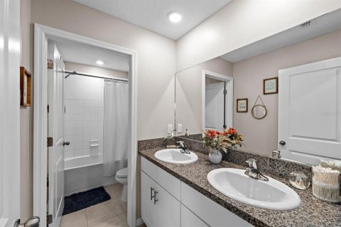 Casa en venta en Sun City Center, Florida, 6 dormitorios, 242.85 m2 № 1776863 - foto 18