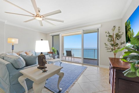 Condominio en venta en Hutchinson Island South, Florida, 3 dormitorios, 236.06 m2 № 2320332 - foto 3
