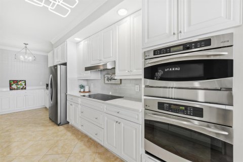 Condominio en venta en Hutchinson Island South, Florida, 3 dormitorios, 236.06 m2 № 2320332 - foto 16