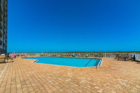 Condominio en venta en Hutchinson Island South, Florida, 3 dormitorios, 236.06 m2 № 2320332 - foto 11