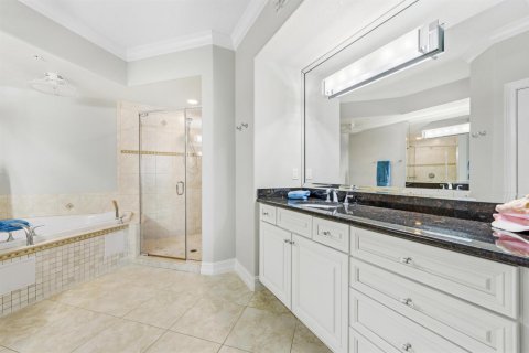 Condominio en venta en Hutchinson Island South, Florida, 3 dormitorios, 236.06 m2 № 2320332 - foto 23