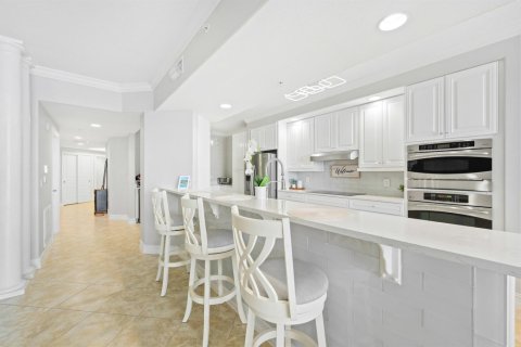 Condominio en venta en Hutchinson Island South, Florida, 3 dormitorios, 236.06 m2 № 2320332 - foto 15