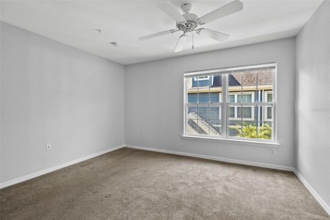 Condo in Sarasota, Florida, 2 bedrooms № 2231735 - photo 10