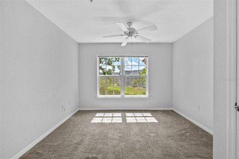 Condo in Sarasota, Florida, 2 bedrooms № 2231735 - photo 9