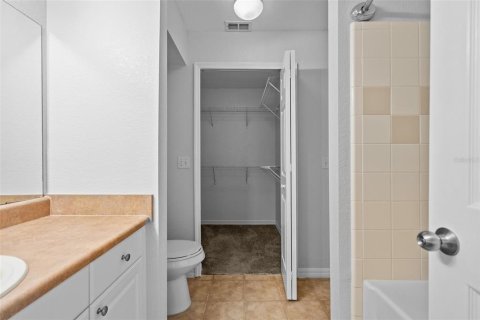 Condo in Sarasota, Florida, 2 bedrooms № 2231735 - photo 12