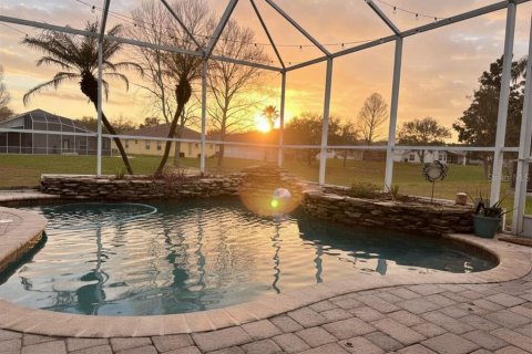 House in Hudson, Florida 4 bedrooms, 225.94 sq.m. № 2092458